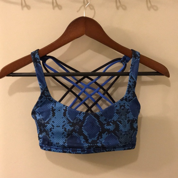 lululemon athletica Other - Lululemon free to be wild sports bra size 4
